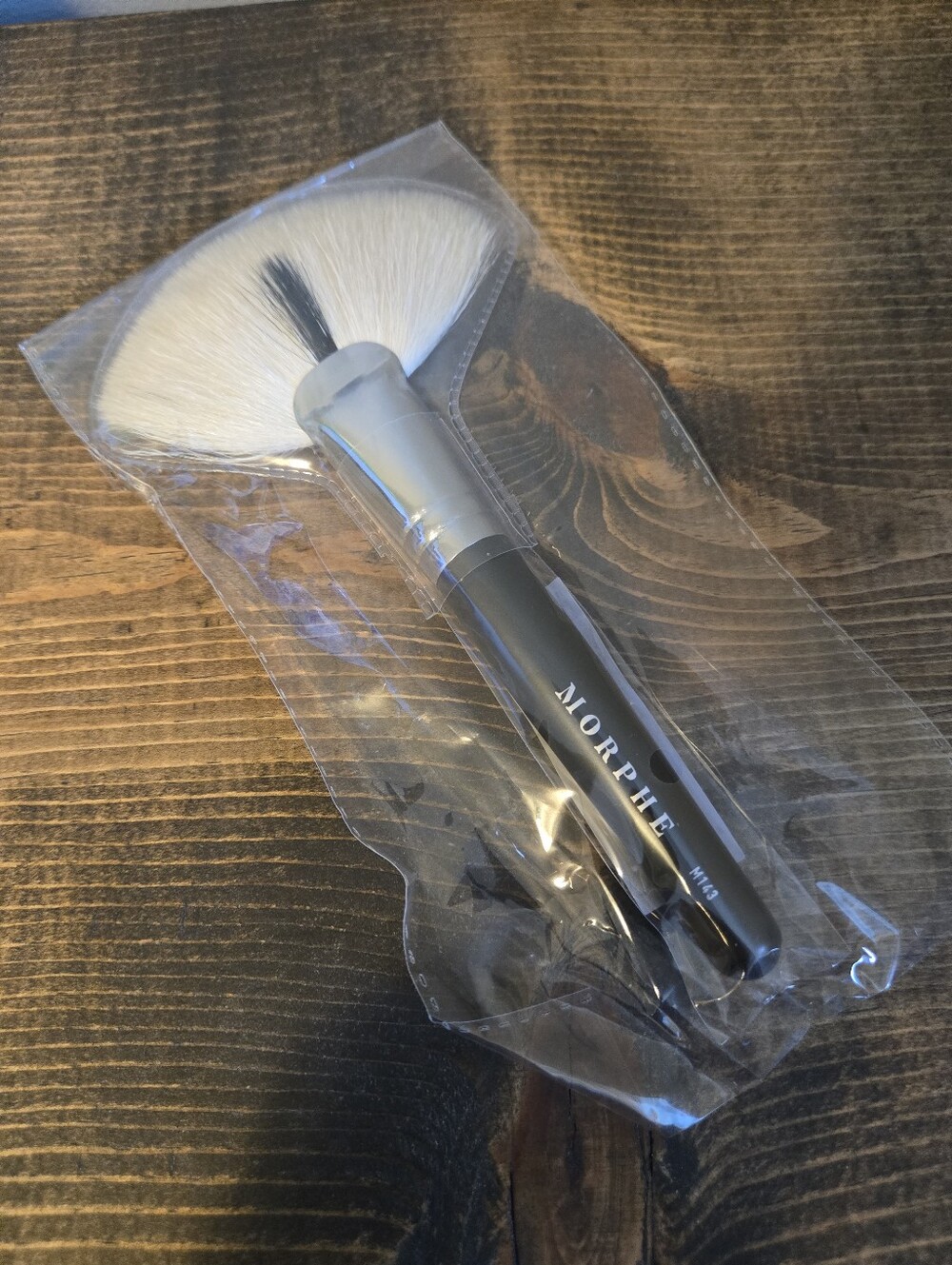 Morphe M143 Deluxe Soft Fan Brush